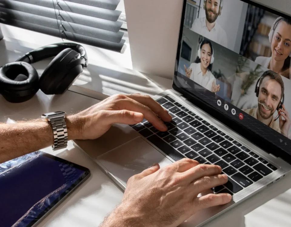 Videollamada equipo que trabaja en remoto